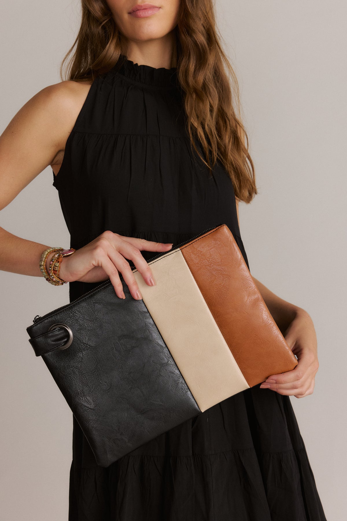 Sandra Clutch Black- Brown