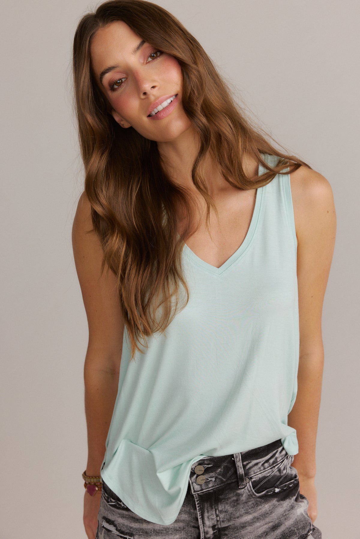 Basic V-Neck Tank Top Mint